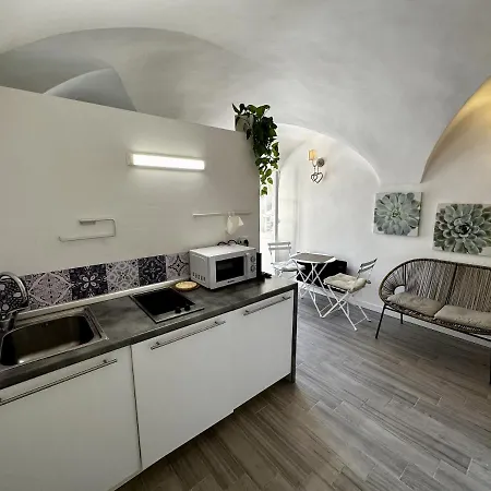 [suite Cavour 26] ☆☆☆☆☆ Pieno Centro Sanremo